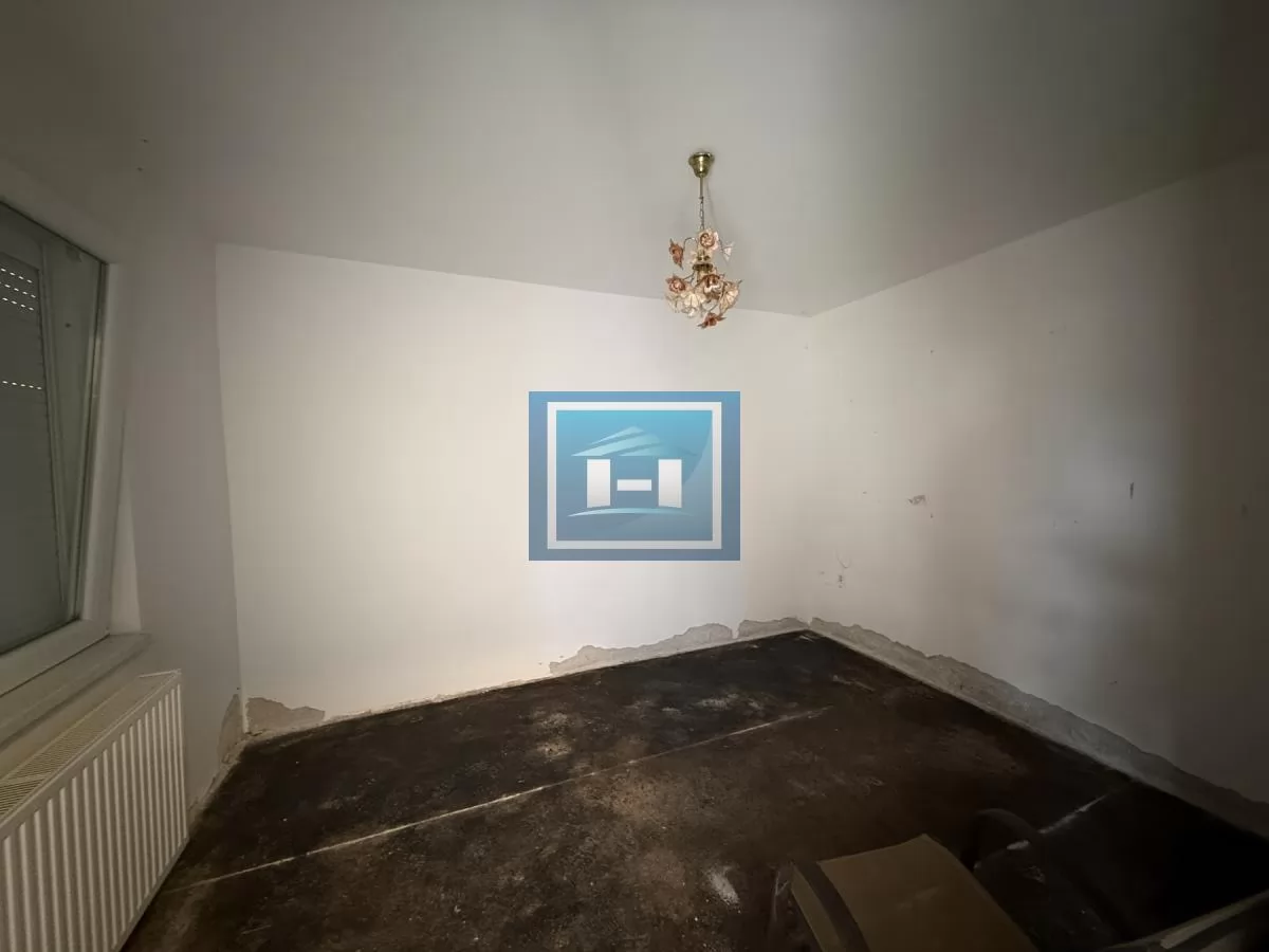 Dve kuće u Glavincima sa velikim imanjem -samo 8 km od grada 48