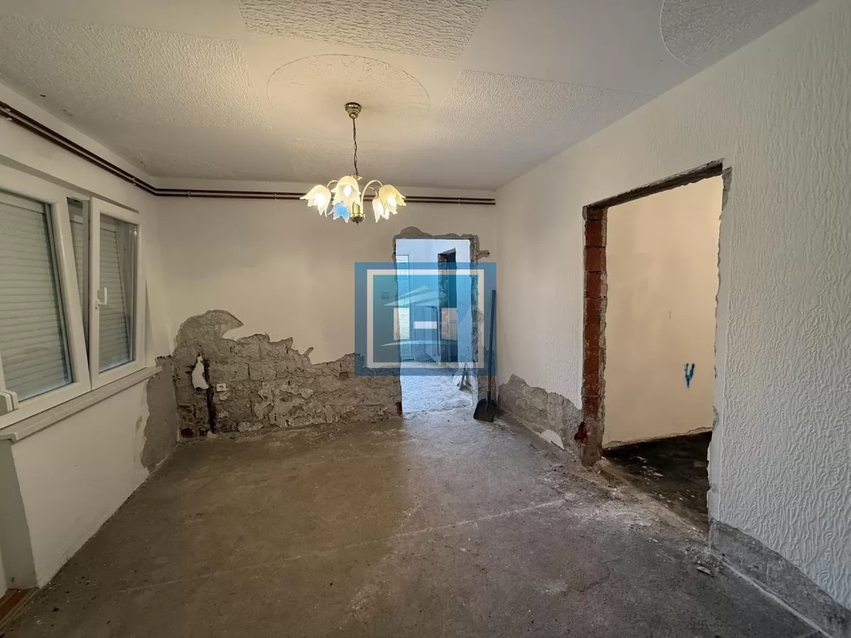 Dve kuće u Glavincima sa velikim imanjem -samo 8 km od grada 57