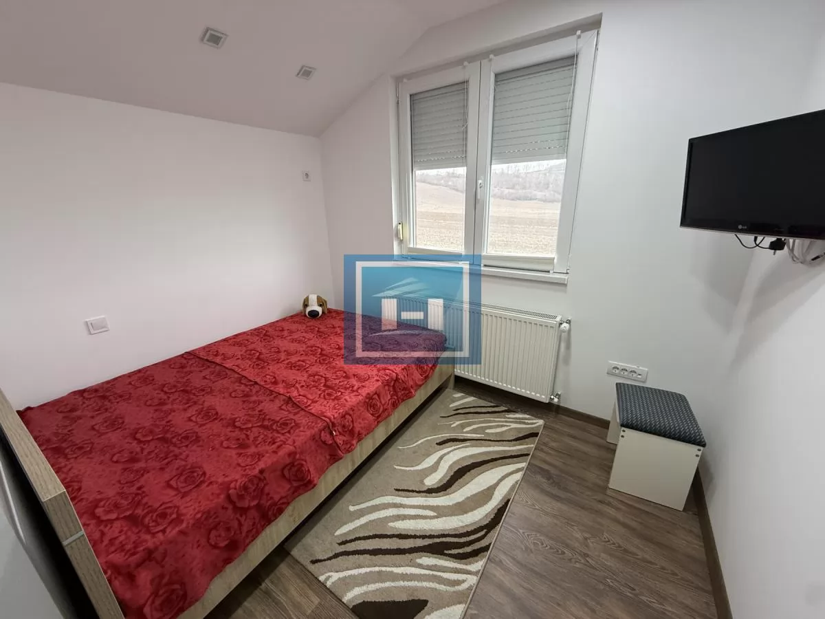 Dve kuće u Glavincima sa velikim imanjem -samo 8 km od grada 8