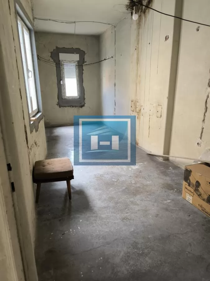 Idealno za dva apartmana – Studentski trg 11