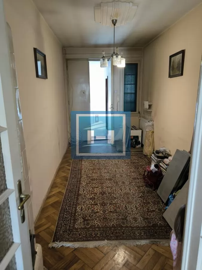 Idealno za dva apartmana – Studentski trg 3
