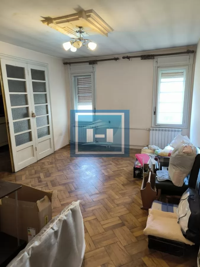 Idealno za dva apartmana – Studentski trg 4