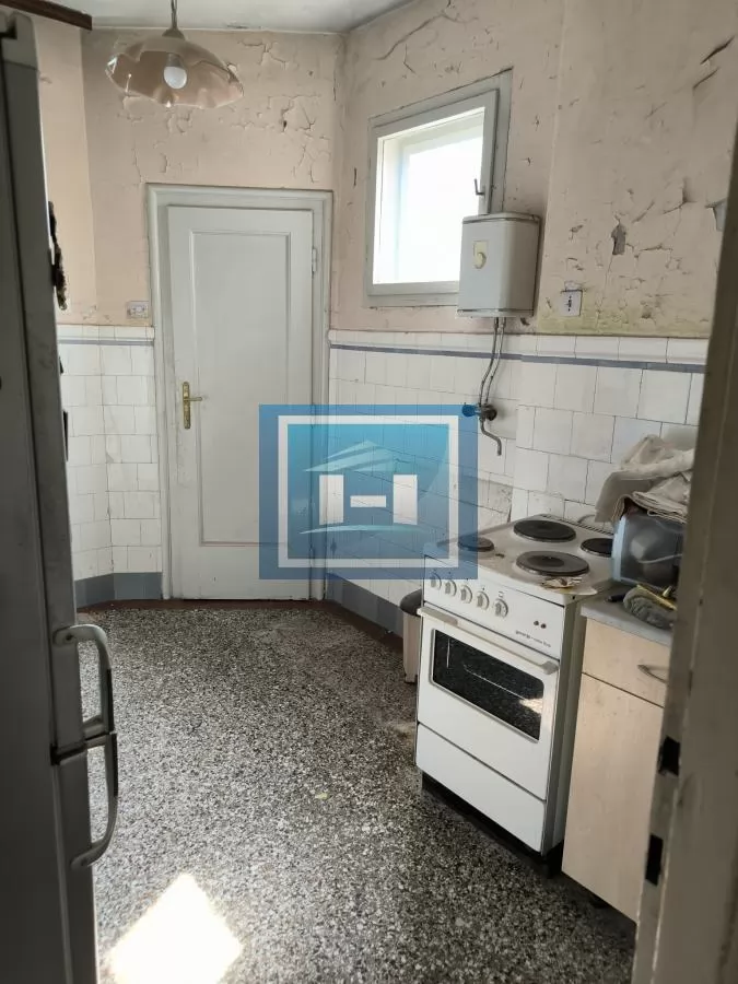 Idealno za dva apartmana – Studentski trg 9