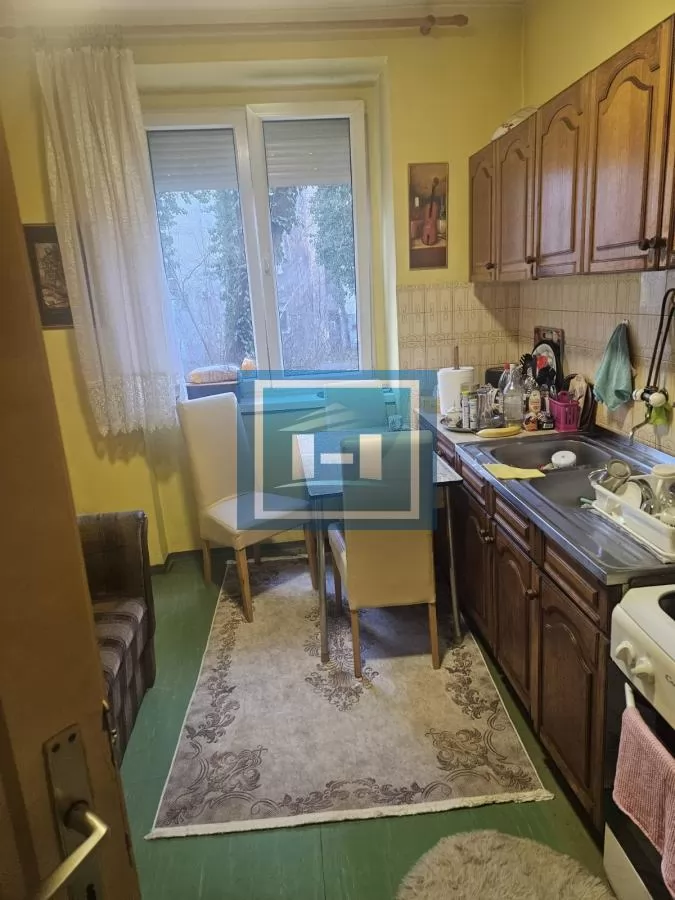 Investiciona prilika, Krunski venac, s parking mestom! 3