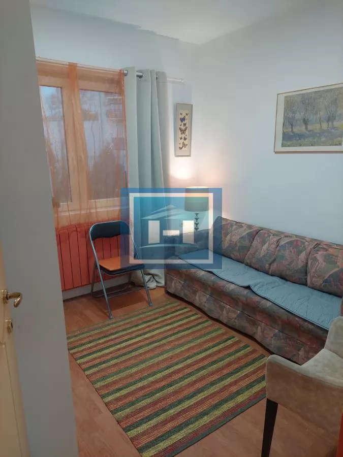 Izdaje se kompletno namešten stan 12