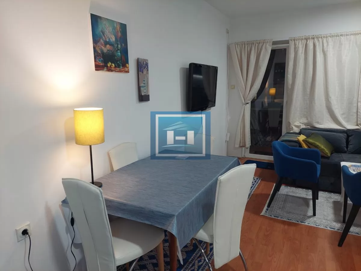 Izdaje se kompletno namešten stan 4