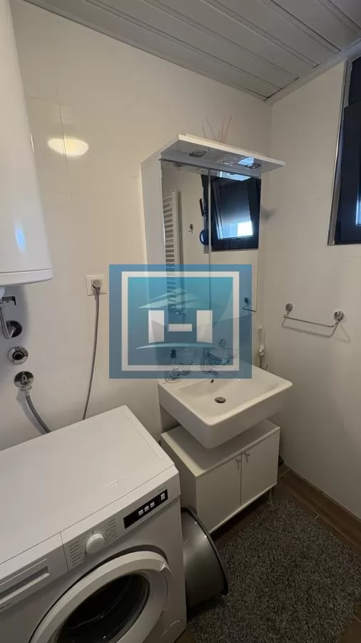 Izdaje se luksuzna garsonjera u kompleksu Crnjanski 7