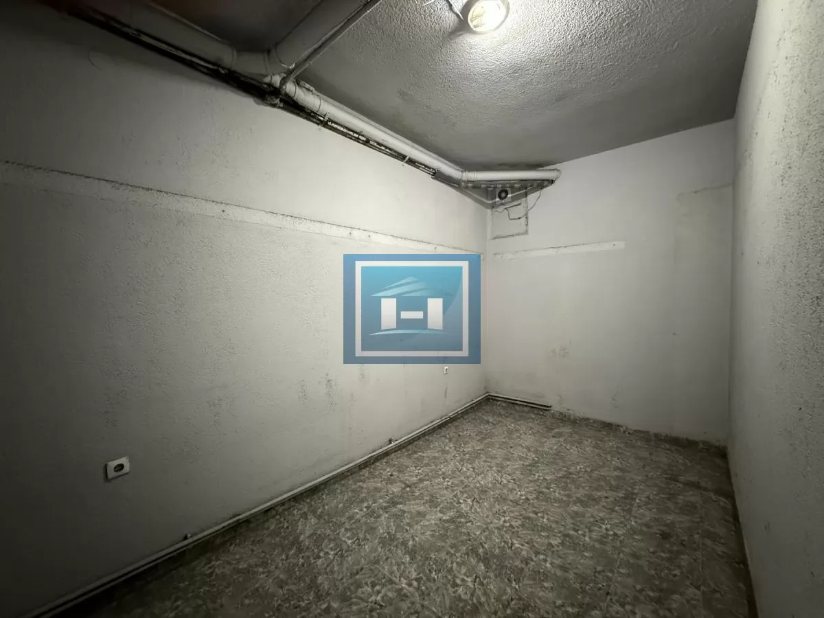 IZDAJE SE POSLOVNI PROSTOR – 165 m² – ODLIČNA LOKACIJA 10