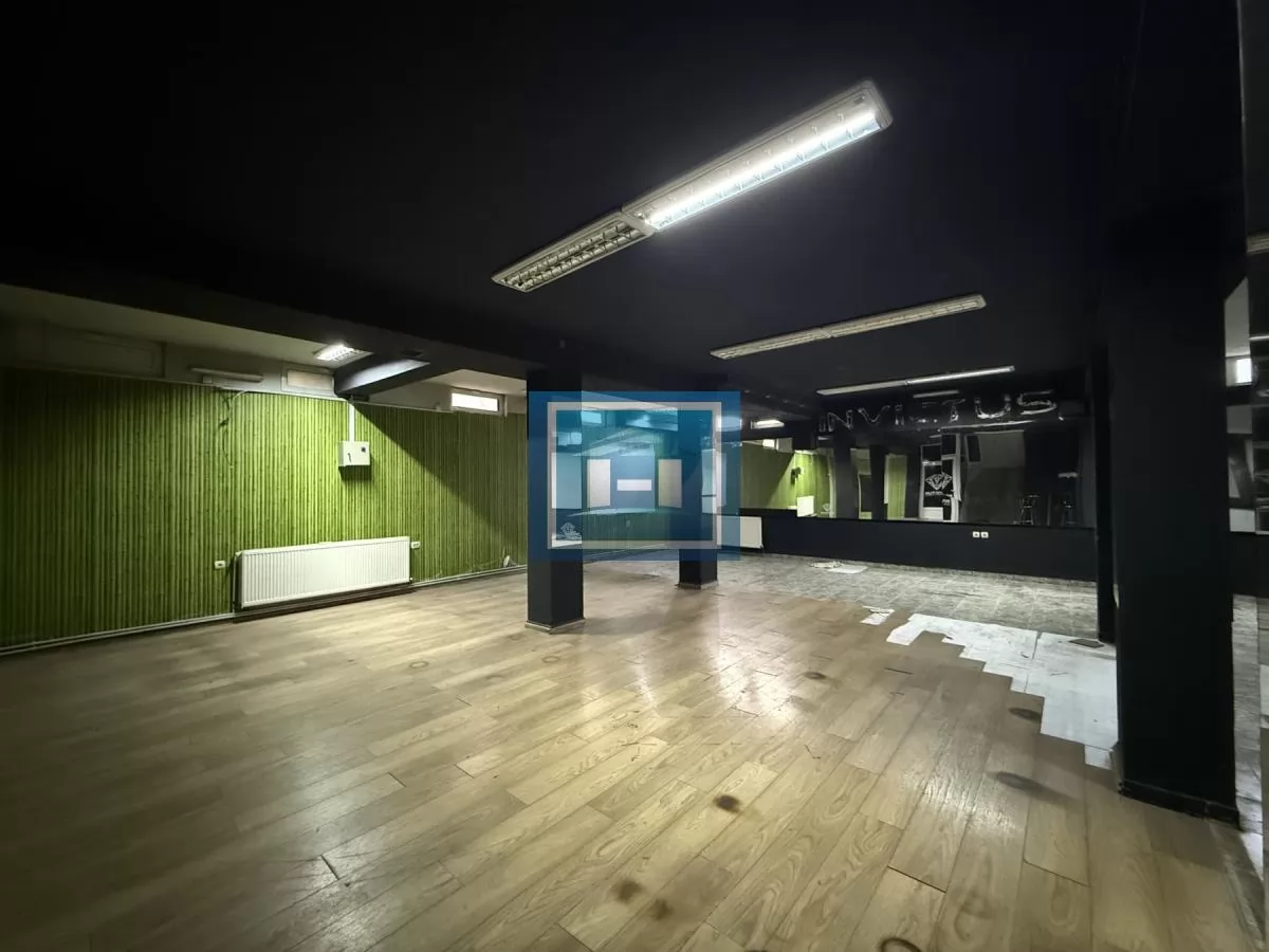 IZDAJE SE POSLOVNI PROSTOR – 165 m² – ODLIČNA LOKACIJA 2