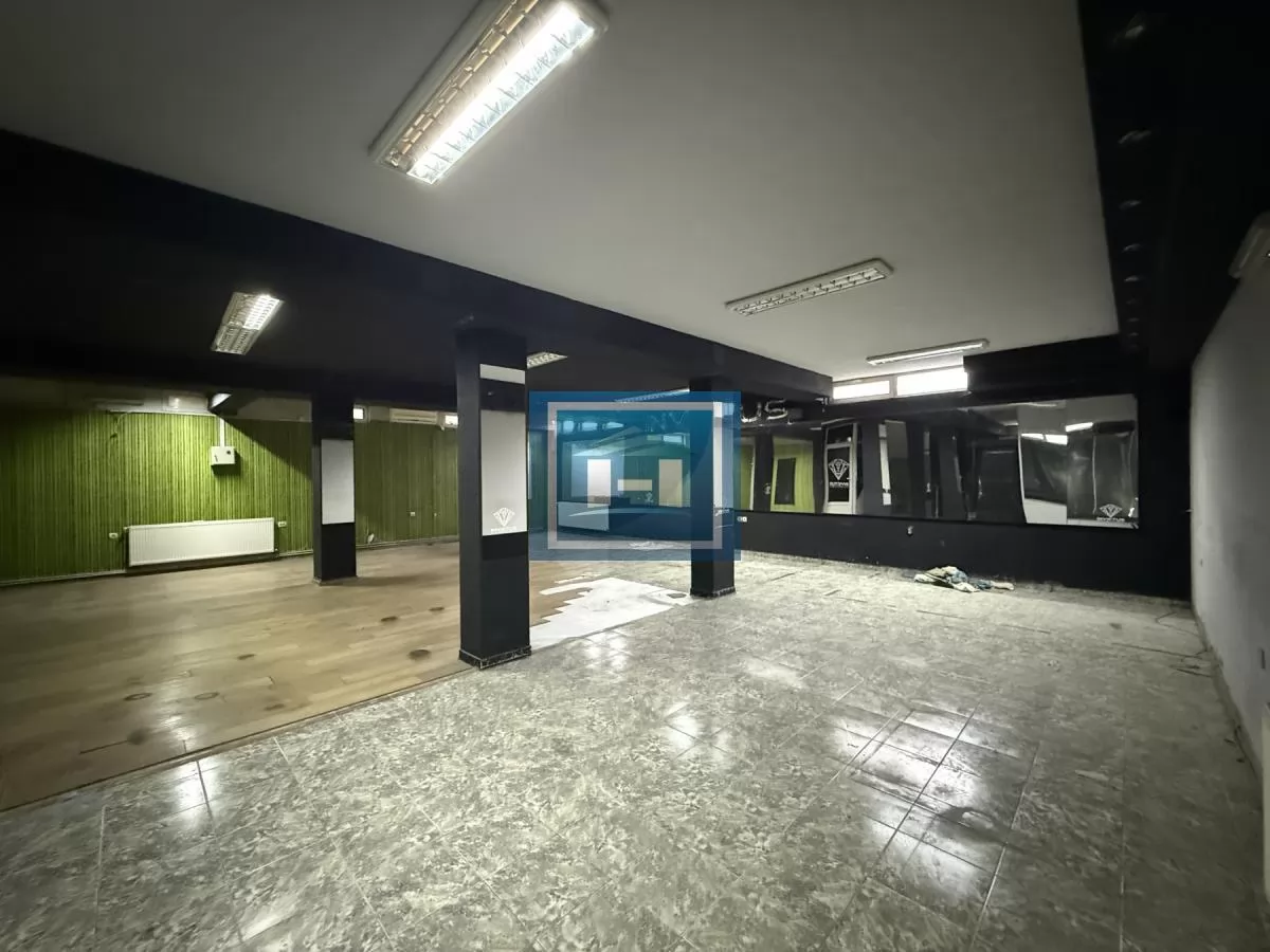 IZDAJE SE POSLOVNI PROSTOR – 165 m² – ODLIČNA LOKACIJA 3