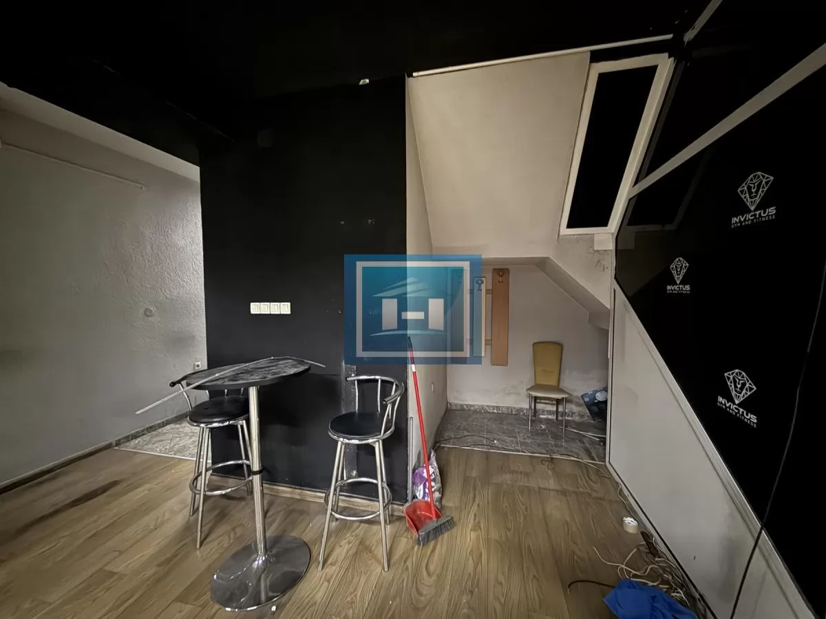 IZDAJE SE POSLOVNI PROSTOR – 165 m² – ODLIČNA LOKACIJA 9