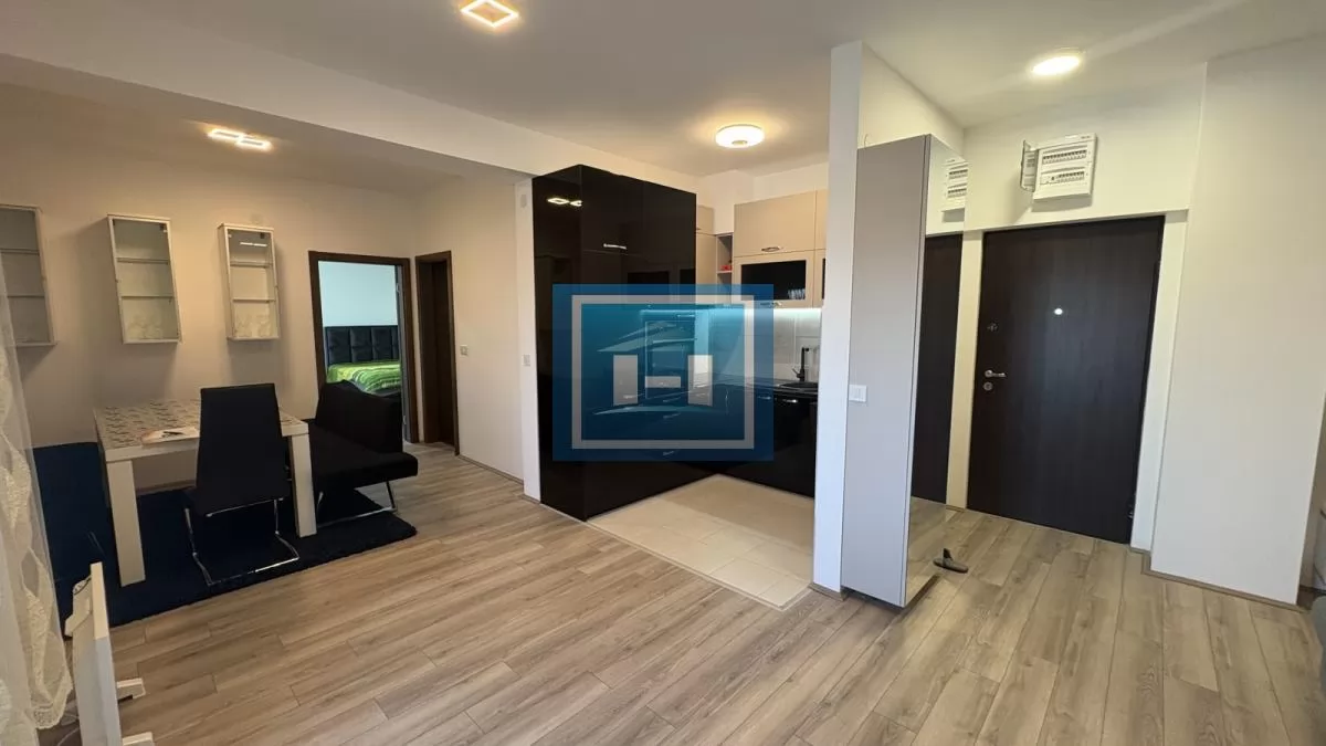 Izdaje se stan sa garažnim mestom – Akva park 3