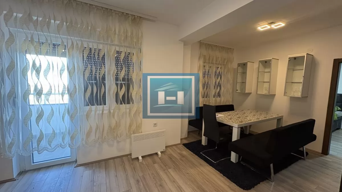 Izdaje se stan sa garažnim mestom – Akva park 5