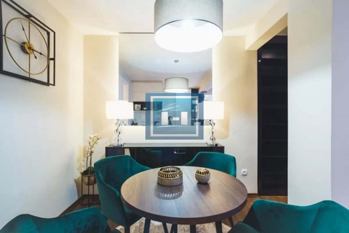 IZDAJE SE STAN U STROGOM CENTRU GRADA – U STARIM „MORAVSKI STIL“ ZGRADAMA 1