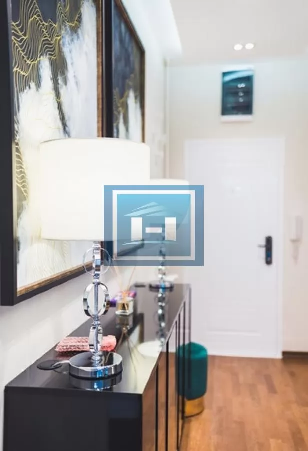 IZDAJE SE STAN U STROGOM CENTRU GRADA – U STARIM „MORAVSKI STIL“ ZGRADAMA 12