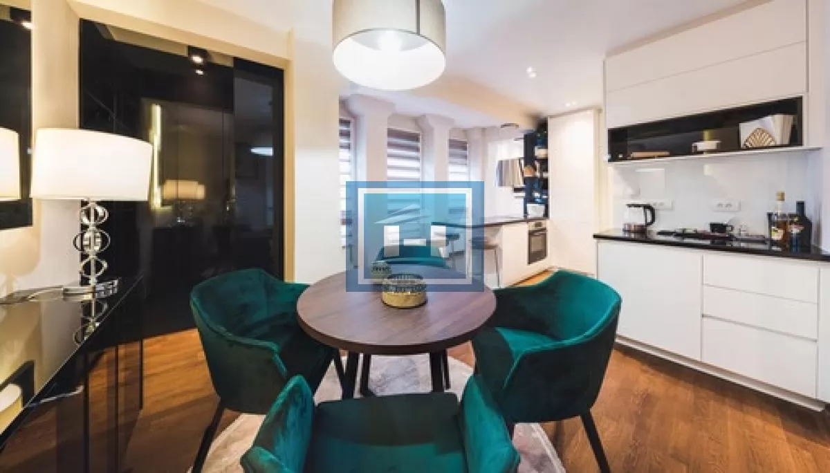 IZDAJE SE STAN U STROGOM CENTRU GRADA – U STARIM „MORAVSKI STIL“ ZGRADAMA 2