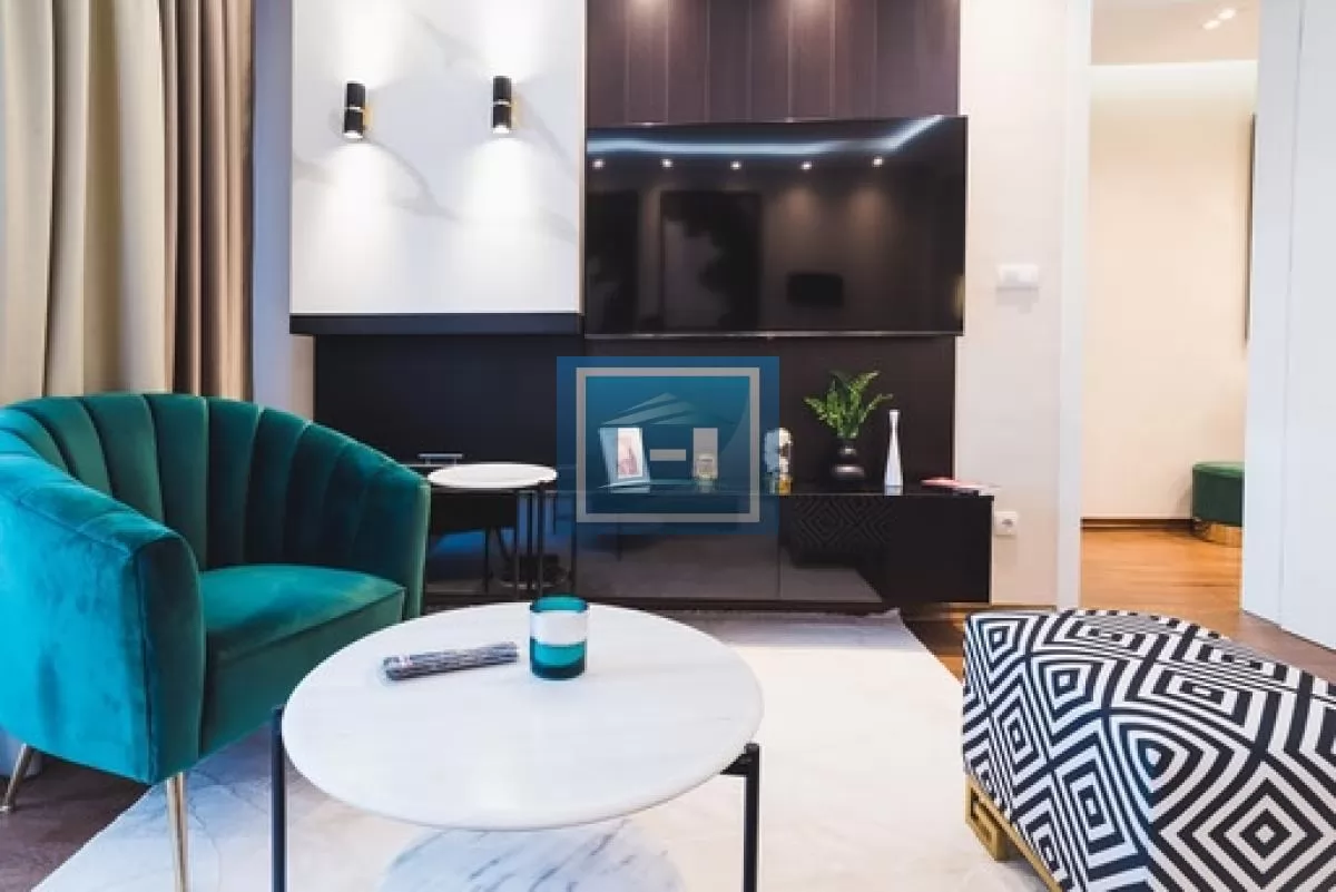 IZDAJE SE STAN U STROGOM CENTRU GRADA – U STARIM „MORAVSKI STIL“ ZGRADAMA 4