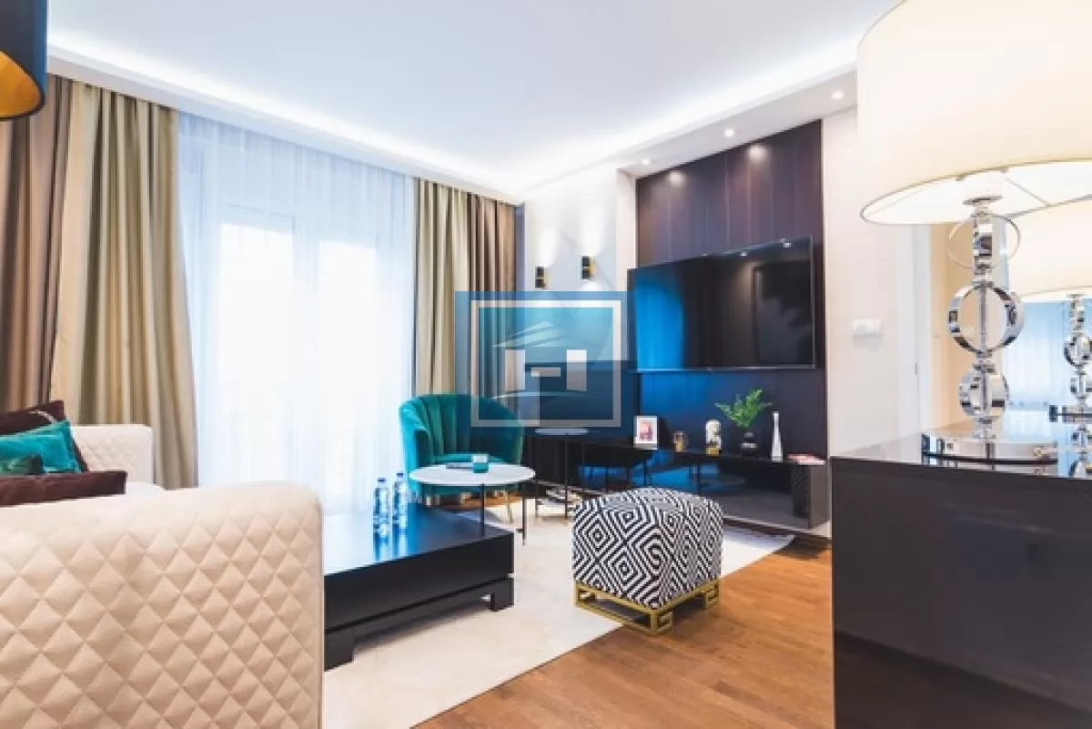 IZDAJE SE STAN U STROGOM CENTRU GRADA – U STARIM „MORAVSKI STIL“ ZGRADAMA 7