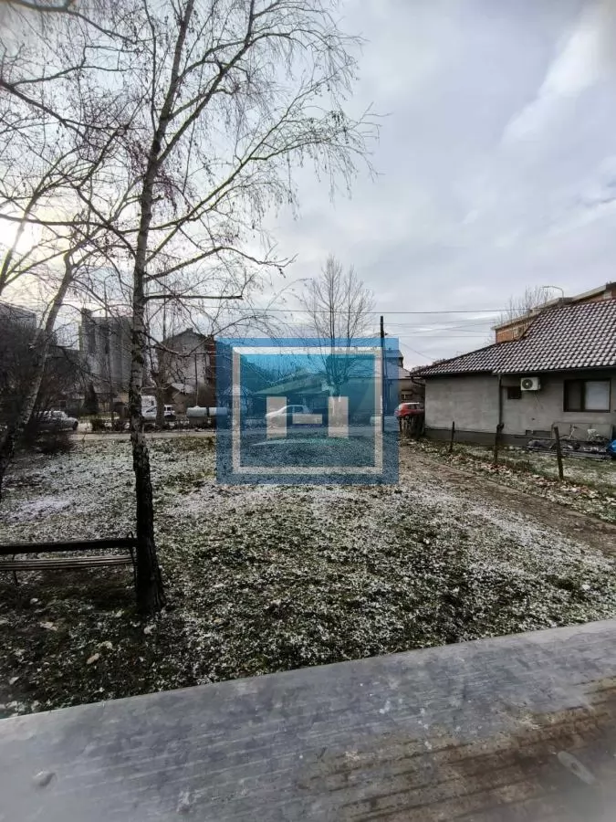 Dvosoban stan za izdavanje 12