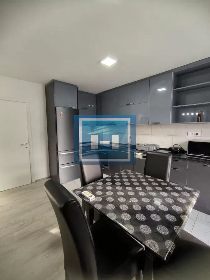 Dvosoban stan za izdavanje 3