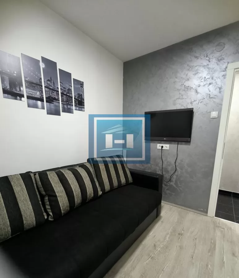 Dvosoban stan za izdavanje 5