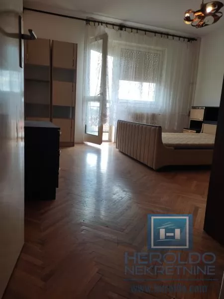 Jednosoban stan, Tabane 2