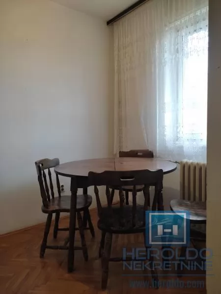 Jednosoban stan, Tabane 4