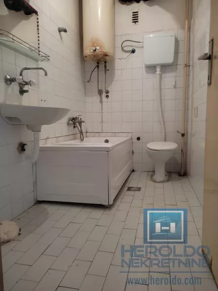 Jednosoban stan, Tabane 5