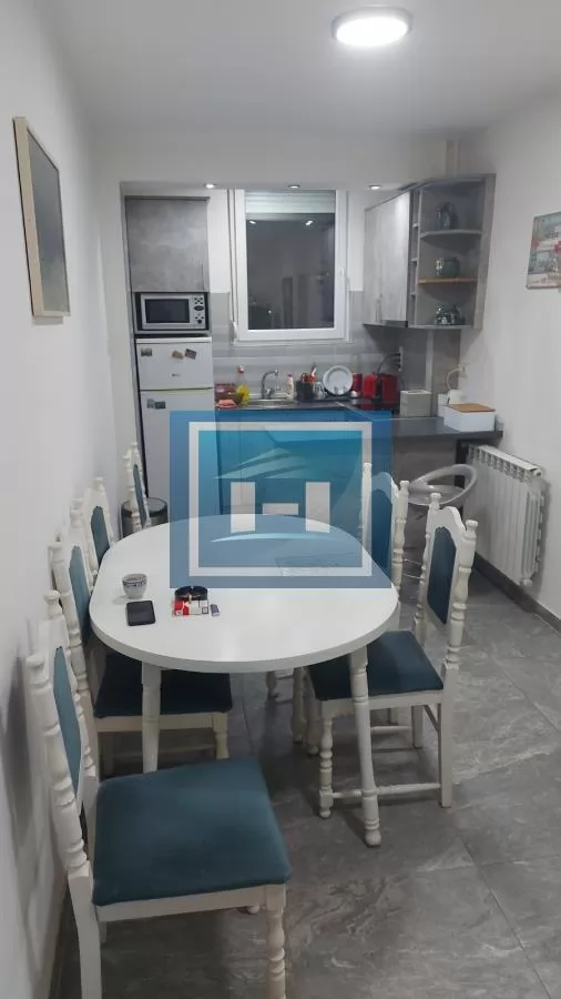 Karaburma, renoviran, slobodan parking 5