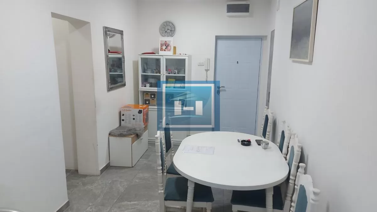 Karaburma, renoviran, slobodan parking 6