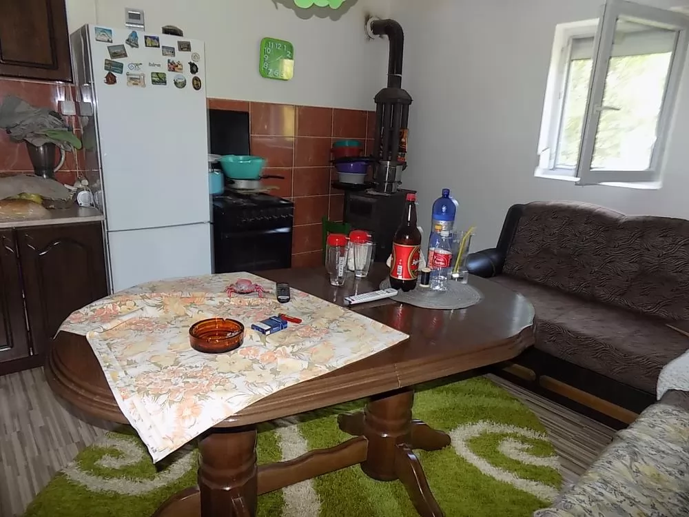 Porodična kuća na 15 ari placa, 2 km od centra Jagodine 7