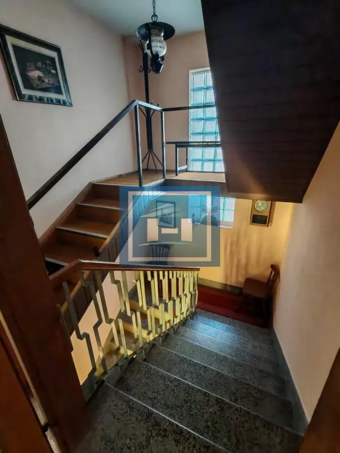 Kuća sa dvorištem, pomoćnim objektom   i garažom !!! 16