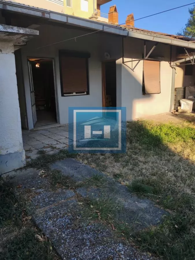 Kuća sa dvorištem, pomoćnim objektom   i garažom !!! 26