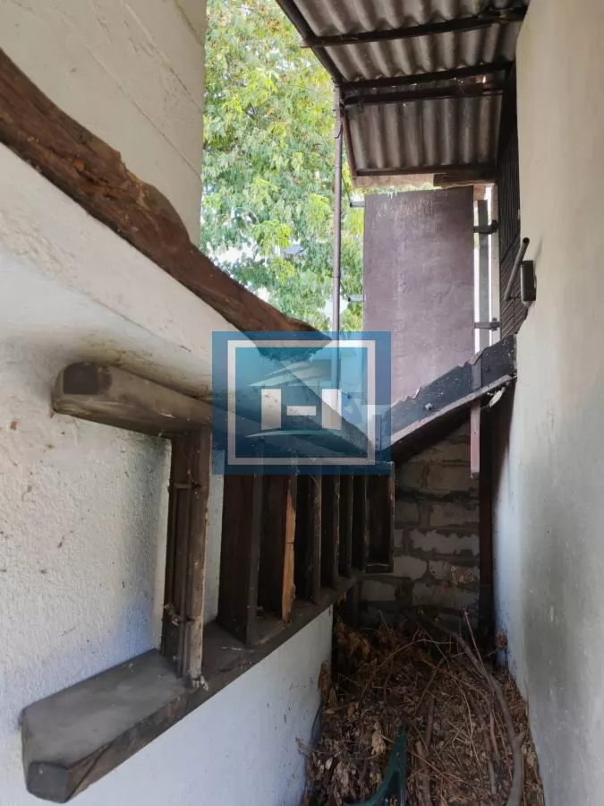 Kuća sa dvorištem, pomoćnim objektom   i garažom !!! 39