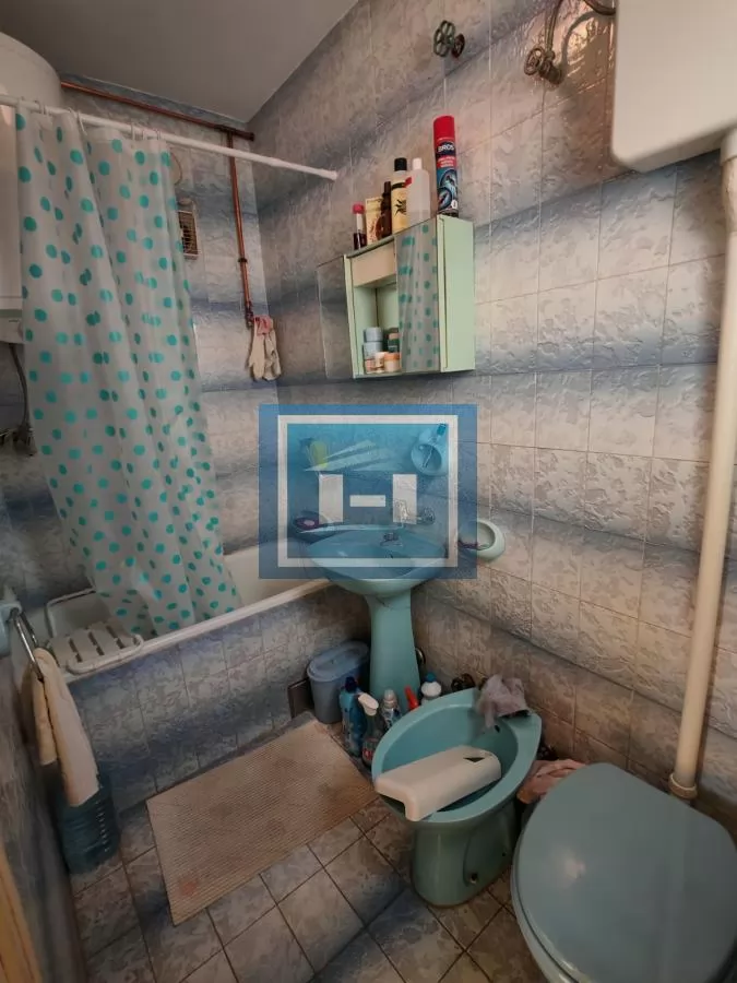 Kuća sa dvorištem, pomoćnim objektom   i garažom !!! 4