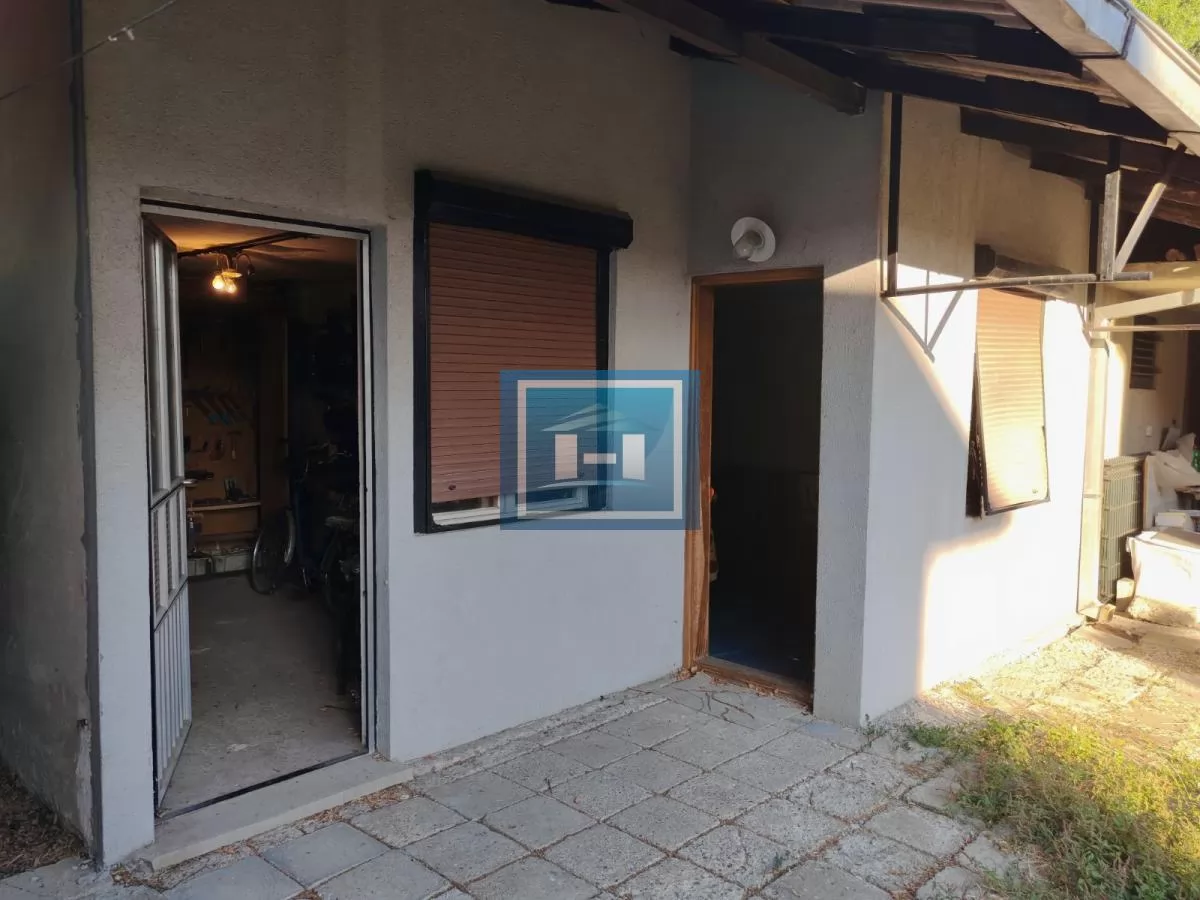 Kuća sa dvorištem, pomoćnim objektom   i garažom !!! 42