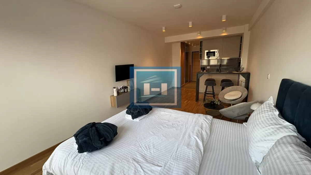Luksuzna garsonjera 36 m² – bazen, kompletno nameštena, idealna lokacija 5