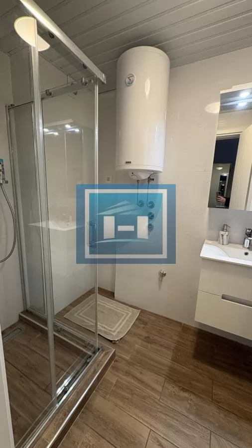 Luksuzna garsonjera 36 m² – bazen, kompletno nameštena, idealna lokacija 6