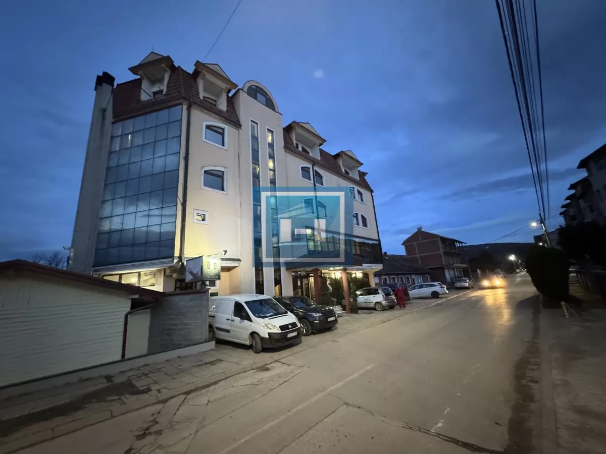 NA PRODAJU HOTEL OD 1560m2 U CENTRU DESPOTOVCA – ODLIČNA INVESTICIJA! 2