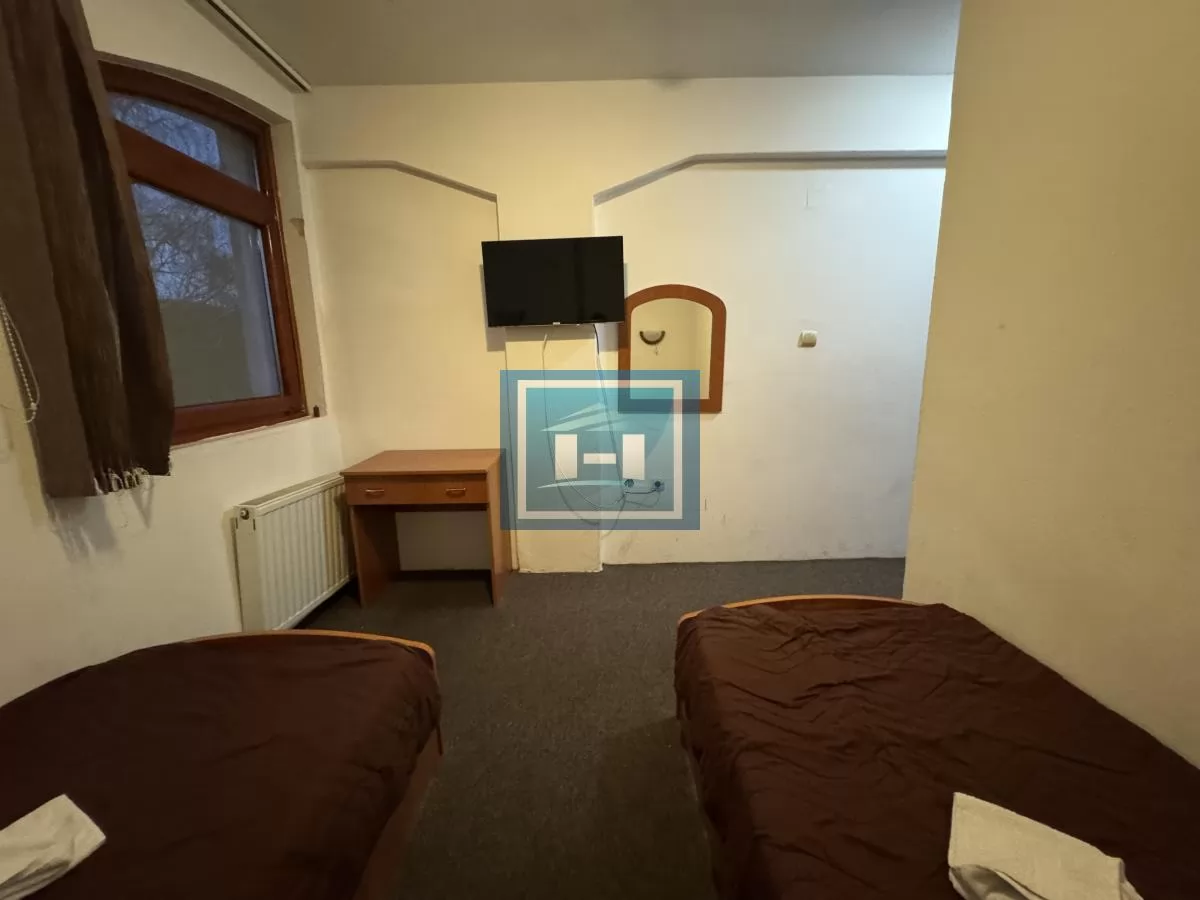 NA PRODAJU HOTEL OD 1560m2 U CENTRU DESPOTOVCA – ODLIČNA INVESTICIJA! 20