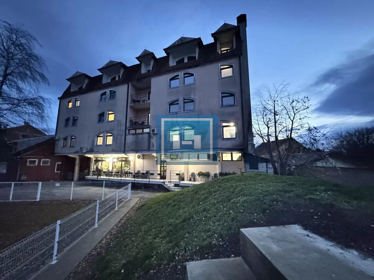 NA PRODAJU HOTEL OD 1560m2 U CENTRU DESPOTOVCA – ODLIČNA INVESTICIJA! 4