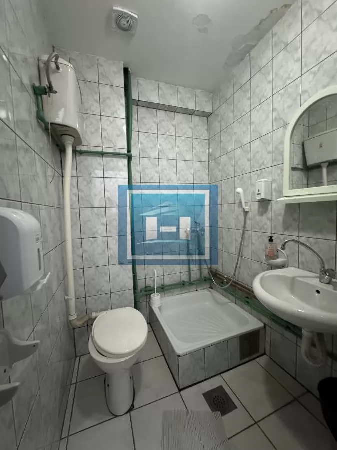 NA PRODAJU HOTEL OD 1560m2 U CENTRU DESPOTOVCA – ODLIČNA INVESTICIJA! 45