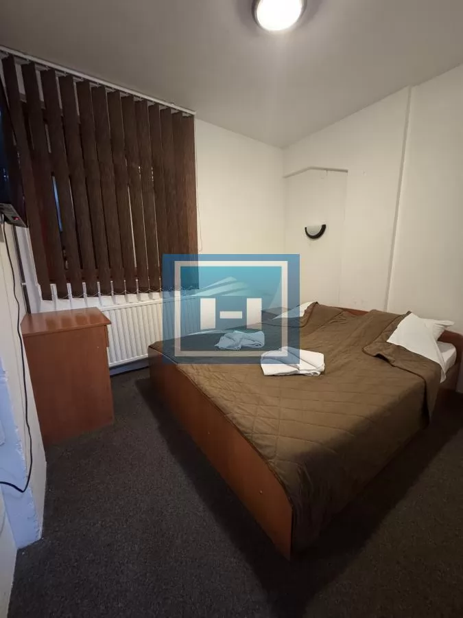 NA PRODAJU HOTEL OD 1560m2 U CENTRU DESPOTOVCA – ODLIČNA INVESTICIJA! 50