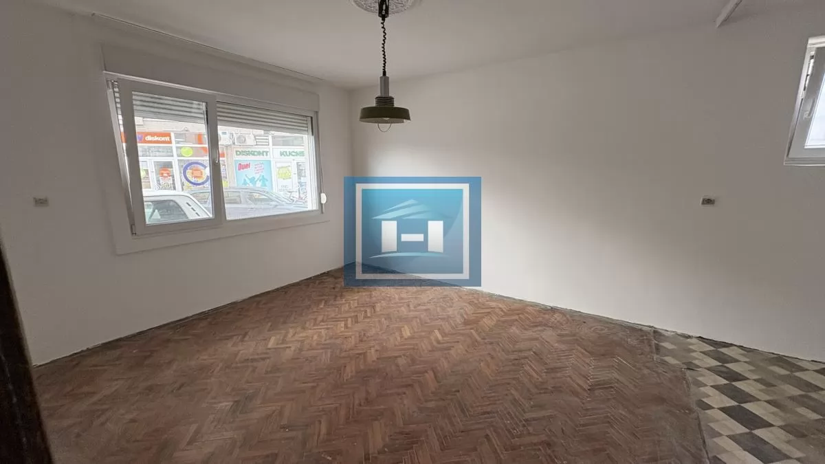 Na prodaju stan u strogom centru grada 2