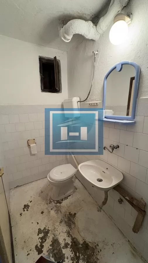 Na prodaju stan u strogom centru grada 9