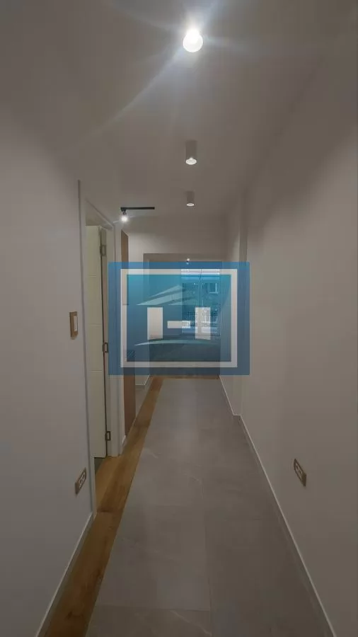 Nenamesten stan, 2 spavaće, centar grada 3