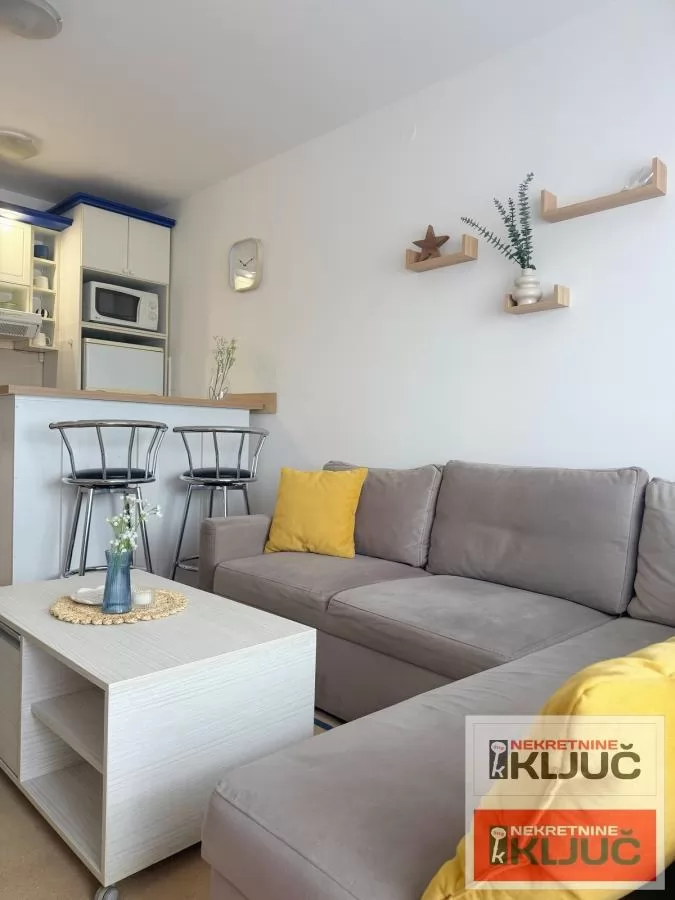 Odlican Jednoiposoban stan na Adamovicevom naselju 1