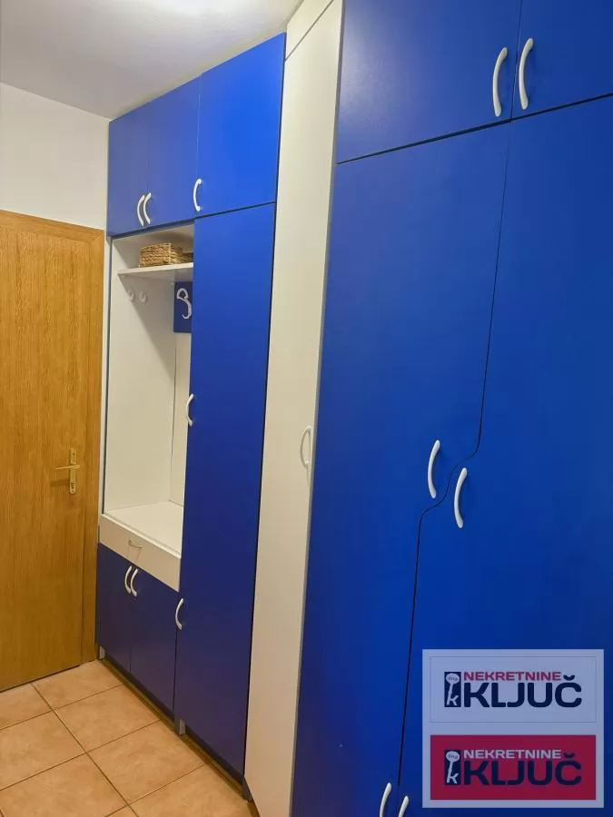 Odlican Jednoiposoban stan na Adamovicevom naselju 7