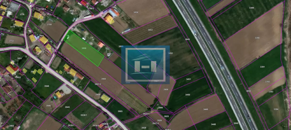 Parcela u gradjevinskom području u Starom Laništu 1