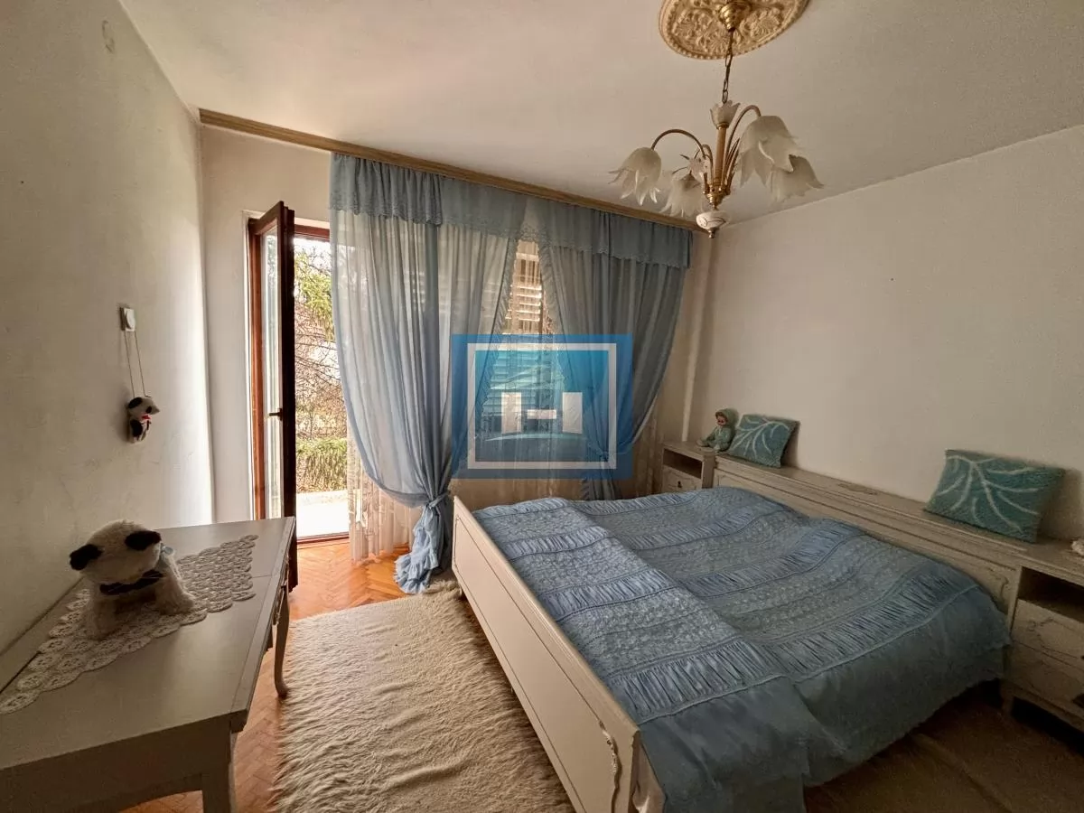 Povoljna šestosobna kuća na Budžinom brdu 14